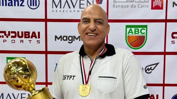 مدرب منتخب ناشئات