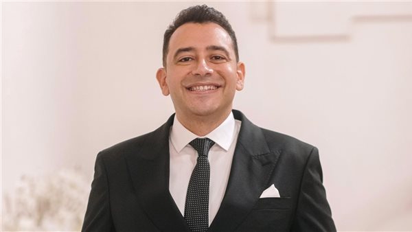 الدكتور عمرو حسن