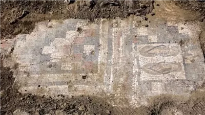 فسيفساء رومانية في صقلية تكشف عن أحذية شبيهة بالموضة الحديثة.. ما القصة؟