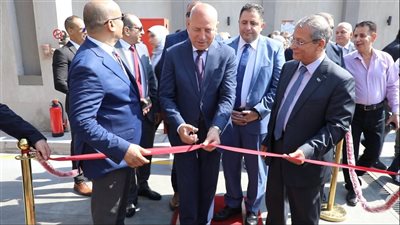 محافظ القاهرة يفتتح محطة تموين سيارات جديدة بالشرابية 