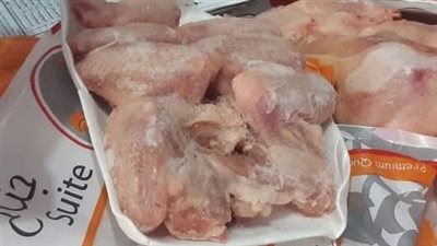 ضبط ربع طن دواجن وكبد مجهولة المصدر داخل ثلاجة سيارة بالأقصر