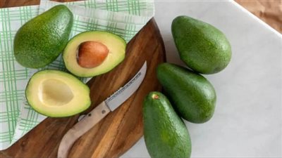 كيف يساعد الأفوكادو على إزالة السموم من الكبد؟
