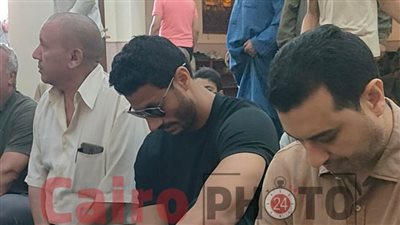 محمد الشناوي يستقر على عدم إقامة عزاء آخر لوالده في القاهرة