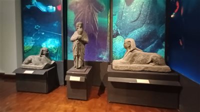 بعد قليل.. السياحة تنتشل قطعًا أثرية من ميناء أبو قير البحري بالإسكندرية | صور