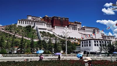 الصين تحتفل بمرور 60 عامًا على حكم الحزب الشيوعي في التبت