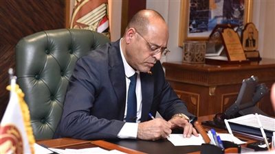 وزارة العمل تبحث حل مشكلة تقنين أوضاع 26 عاملا مصريا بإيطاليا 