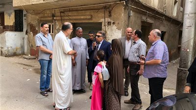 محافظ الدقهلية يتفقد منطقة قولونجيل بالمنصورة.. ويوجه بسرعة حل شكاوى المواطنين بشأن مياه الصرف الصحي