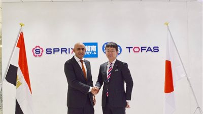 نفس مناهج اليابان.. وزير التعليم يتسلم النسخة الأولى من كتاب الرياضيات المطور للصف الأول الابتدائي