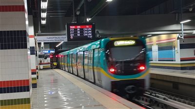 استياء بين ركاب مترو الخط الثالث بسبب تعطل بالشاشات الداخلية للمحطات والقطارات