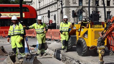 الأمم المتحدة تطالب الشركات بإيجاد طرق لحماية الموظفين من الحرارة الشديدة والضغط.. ما القصة؟