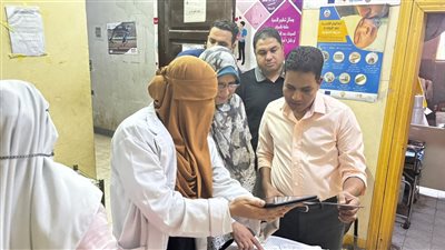 وكيل صحة الأقصر يتابع أعمال المبادرات الرئاسية بوحدة نجع العزيز في مدينة البياضية