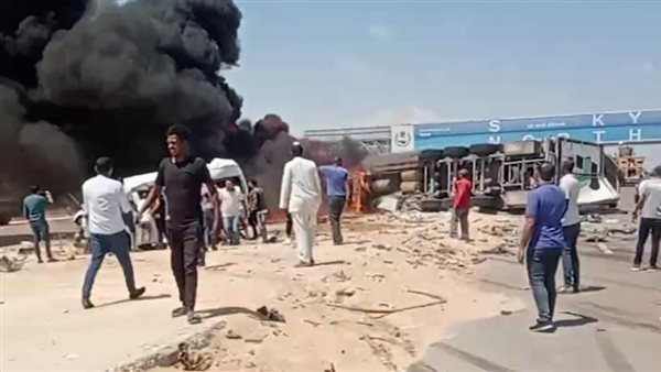 اشتعال النيران بسيارة