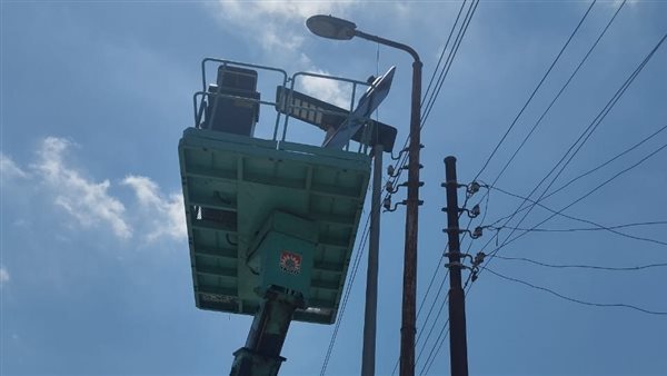 إنارة أعمدة الكهرباء