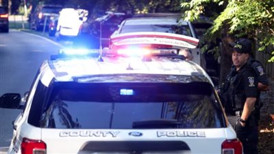 لا أحد فوق القانون.. مدير مكتب التحقيقات يثير الجدل قبل تفتيش منزل مستشار ترامب الأسبق للأمن القومي