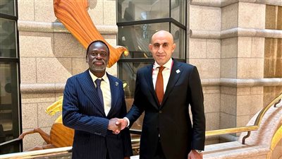 وزير التعليم يلتقي رئيس جامعة الأمم المتحدة بطوكيو لبحث التعاون في البرمجة والذكاء الاصطناعي