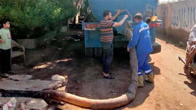 مياه الغربية تتدخل لحل أزمة طفح الصرف في عزبة أبو وافي بالمحلة