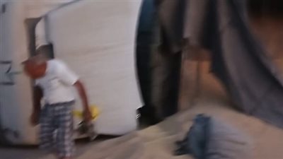 انقلاب سيارة نقل بالقرب من كوبري الكافوري بالإسكندرية