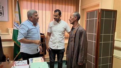 رئيس حي الدقي لبائع البطاطا: هسلمك عربيتك بنفسي.. وحقك مش هيروح حتى لو كنت مخالف