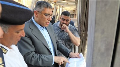 محافظ الجيزة يعاين عددًا من المسارات البديلة لشارع ضياء لإجراء تحويلات مرورية خلال تنفيذ محطة مترو المطبعة