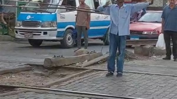 عم طارق فني مزلقان