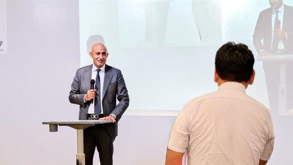 وزير التعليم من اليابان