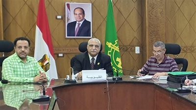 مدير تعليم القليوبية يتابع سير امتحانات الثانوية العامة دور ثان من غرفة العمليات المركزية