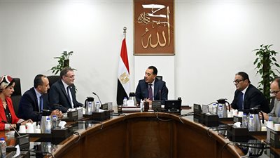 رئيس الوزراء يبحث مع رئيس المركزي للتنظيم والإدارة جهود تطوير العمل الإداري وتنفيذ خطط الإصلاح المؤسسي