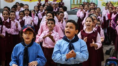 حماية المنافسة: منع المدارس من إلزام أولياء الأمور بشراء الزي المدرسي من مكان محدد