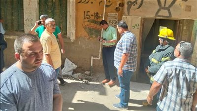 اصطدام سيارة بماسورة غاز طبيعي في المنوفية.. والحماية المدنية تسيطر على التسريب| صور