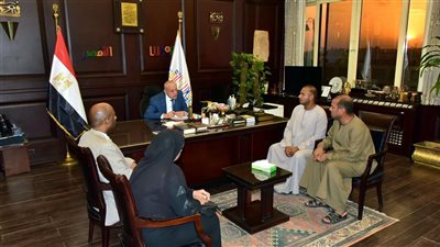 محافظ الأقصر يلتقي الأسر المتضررة من حريق الكرنك ويوجه بتقديم الدعم الكامل