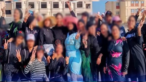 فتيات شاطئ أبو تلات