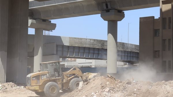 خلال رفع المخلفات