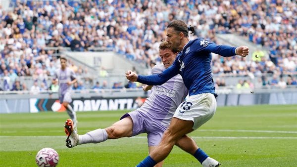 إيفرتون يفوز على