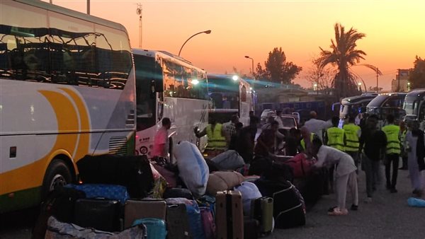 قطار السودانيين يصل