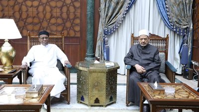 شيخ الأزهر يستقبل رئيس جامعة الملك فيصل بدولة تشاد.. ويؤكد استمرار دعم الشعوب الإفريقية