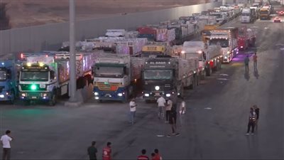 تحمل وقودًا ومواد غذائية ومستلزمات طبية.. بدء تحرك قافلة المساعدات الإنسانية الـ 23 من مصر إلى قطاع غزة 