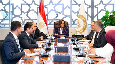 وزيرة البيئة تستعرض الموقف التنفيذي لمشروع جرين شرم لتحويل شرم الشيخ إلى مدينة خضراء