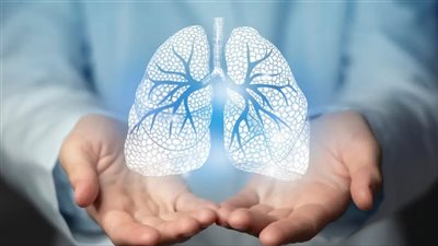 أطباء يحذرون من 7 علامات مبكرة للالتهاب الرئوي عند الأطفال