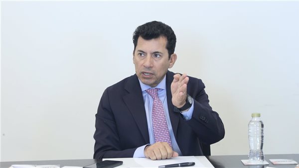 وزير الشباب والرياضة