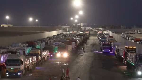 شاحنات المساعدات