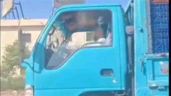 سيارة النقل التي