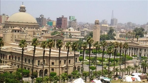 كلية الآثار جامعة