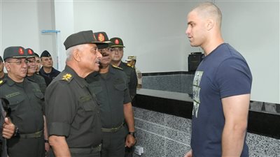 وزير الدفاع يتفقد اختبارات القبول بالأكاديمية العسكرية المصرية والكليات العسكرية