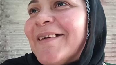 فرحانة بدعوات الناس ليها.. أول تعليق لوالدة صغيرة كيس الشيبسي بعد تصدرها التريند