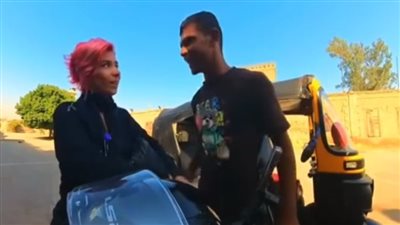 الأمن يفحص فيديو تعرض سائحة للتحرش والسرقة من سائق توك توك