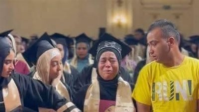 عملت اللي نفسها فيه.. أول تعليق لوالدة طالبة جامعية ارتدت ملابس حفل تخرجها بعد وفاتها بأيام