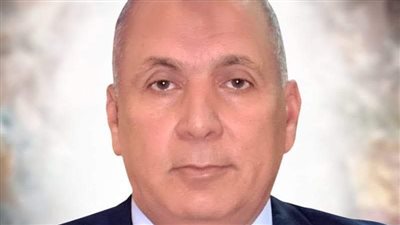 محافظ الوادي الجديد يعتمد المرحلة الثالثة للقبول بالصف الأول الثانوي العام