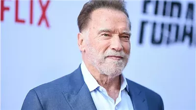 الموز يتفوق على مشروبات البروتين.. أرنولد شوارزنيجر يكشف سر طعامه اليومي 