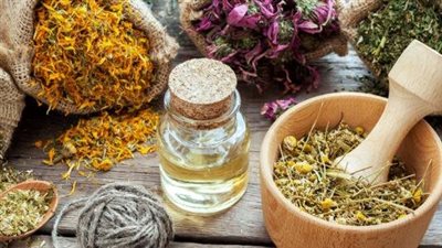 طرق تنظيف المعدة بكفاءة عالية وبوصفات طبيعية.. استبدل الشاي بـ 4 أعشاب