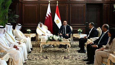 رئيسا وزراء مصر وقطر يبحثان تعزيز الشراكة الاقتصادية والتنسيق لوقف إطلاق النار بغزة